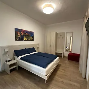 https://residenza-pezzani.emilia-romagnahotels.net