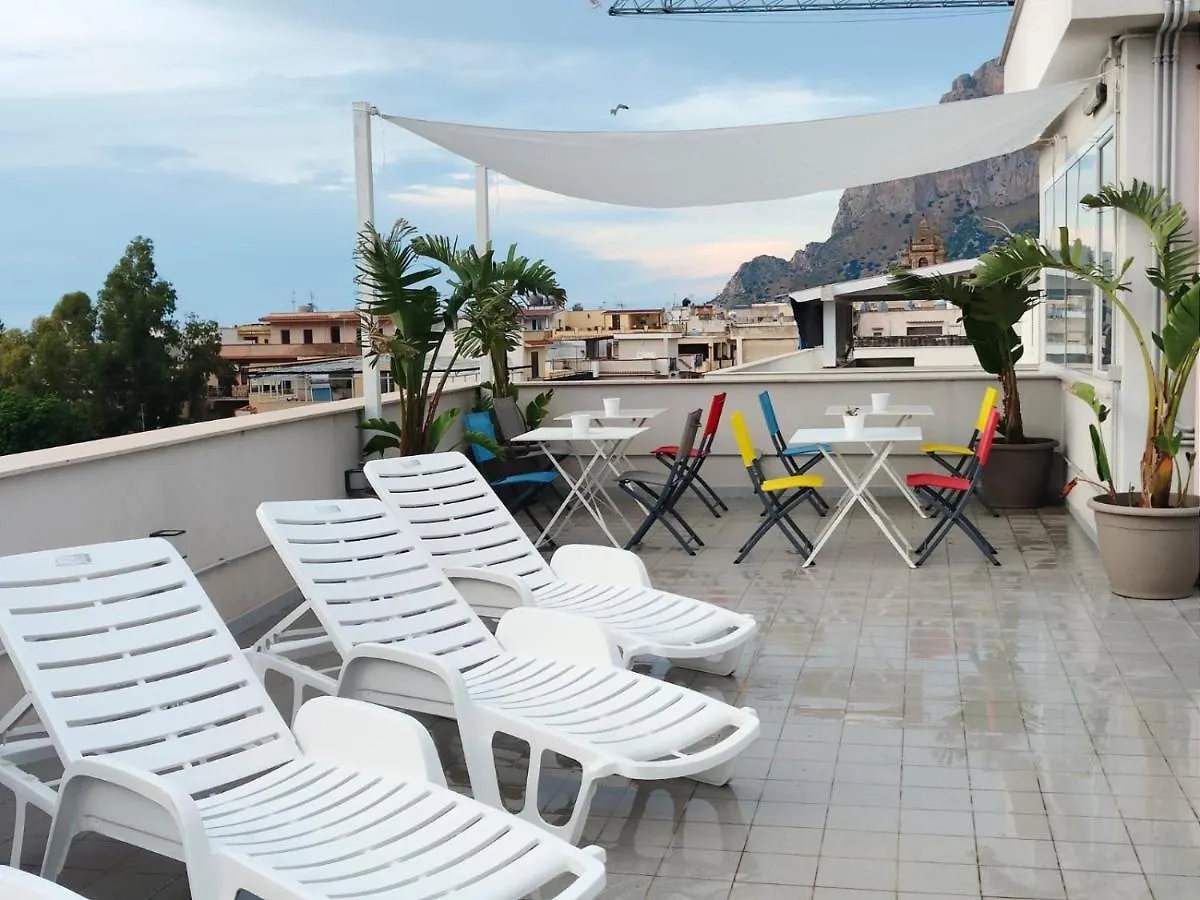 Nerissa Suites&Rooms Terrasini Italien